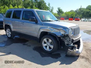 2014 Jeep Patriot Latitude z VIN 1C4NJPFBXED765026, wystawiony jako IAAI lot #42625243 z przebiegiem 188 546 mil mil oraz . Historia ofert i sprzedaży dostępna na DreamBid. Obrazek 1.