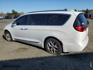 2020 Chrysler Pacifica Limited with VIN 2C4RC1GG7LR171829, listed as a Copart auction lot 49294445 with 113,015 mi miles and Clean Title. Bid and sale history available at carsss.com. Image 2.