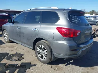 2020 Nissan Pathfinder S with VIN 5N1DR2AN9LC623581, listed as a IAAI auction lot 41232152 with 131,385 mi miles. Bid and sale history available at carsss.com. Image 3.