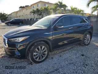 2021 Infiniti QX50 Pure z VIN 3PCAJ5AA1MF101089, wystawiony jako Copart lot #45558055 z przebiegiem 7305 mil mil oraz Tytuł czysty. Historia ofert i sprzedaży dostępna na DreamBid. Obrazek 1.