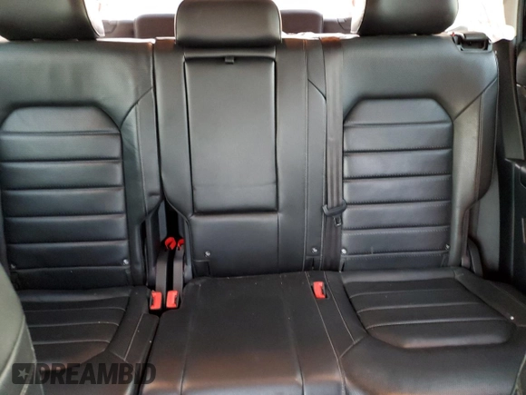 2018 Volkswagen Atlas SEL Premium with VIN 1V2NR2CAXJC573725, listed as a Copart auction lot 81723714 with 97,157 mi miles and Salvage title. Bid and sale history available at DreamBid. Image 10.