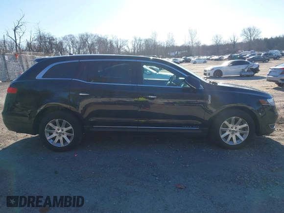 2019 Lincoln MKT with VIN 2LMHJ5NK1KBL04320, listed as a IAAI auction lot 41106755 with 174,362 mi miles and . Bid and sale history available at DreamBid. Image 13.