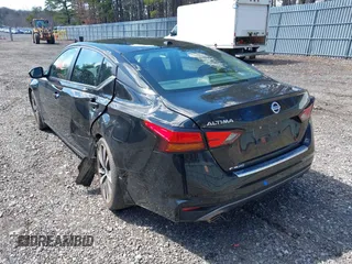 2021 Nissan Altima SR with VIN 1N4BL4CV6MN369815, listed as a IAAI auction lot 41878884 with 60,629 mi miles and . Bid and sale history available at carsss.com. Image 3.