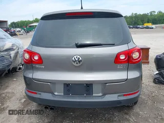 2010 Volkswagen Tiguan with VIN WVGCV7AX9AW515432, listed as a IAAI auction lot 42105962 with 91,405 mi miles and . Bid and sale history available at DreamBid. Image 17.