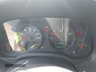 2010 Jeep Patriot Latitude z VIN 1J4NT1GA1AD621060, wystawiony jako IAAI lot #42295782 z przebiegiem 158 352 mil mil oraz . Historia ofert i sprzedaży dostępna na DreamBid. Obrazek 7.