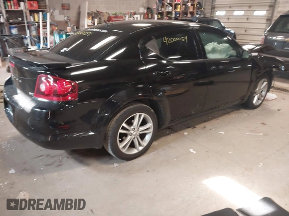 2014 Dodge Avenger SXT z VIN 1C3CDZCB3EN156146, wystawiony jako IAAI lot #42000054 z przebiegiem 149 166 mil mil oraz . Historia ofert i sprzedaży dostępna na DreamBid. Obrazek 4.