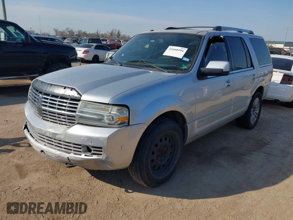 2011 Lincoln Navigator z VIN 5LMJJ2H56BEJ08330, wystawiony jako IAAI lot #41668494 z przebiegiem 266 944 mil mil oraz . Historia ofert i sprzedaży dostępna na DreamBid. Obrazek 2.