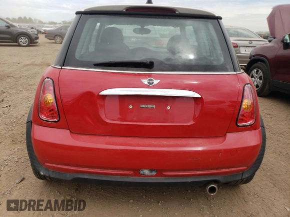 2005 MINI Hardtop with VIN WMWRC33475TC59069, listed as a Copart auction lot 51551605 with 87,900 mi miles and Clean title. Bid and sale history available at DreamBid. Image 6.