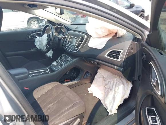 2015 Chrysler 200 Limited z VIN 1C3CCCAB5FN545827, wystawiony jako IAAI lot #42370385 z przebiegiem 134 318 mil mil oraz . Historia ofert i sprzedaży dostępna na DreamBid. Obrazek 5.
