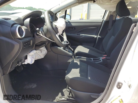 2024 Nissan Versa S с VIN 3N1CN8DV2RL906172, выставлен на аукционе Copart как лот 58047665 с пробегом 21 007 миль миль и Списание • Salvage title. История ставок и продаж доступна на DreamBid. Изображение 7.