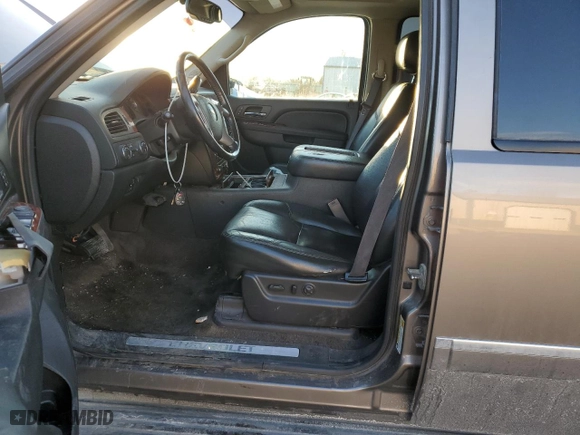 2012 Chevrolet Suburban LTZ with VIN 1GNSKKE71CR307236, listed as a Copart auction lot 42536785 with 205,539 mi miles and Salvage Title. Bid and sale history available at carsss.com. Image 7.