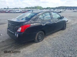 2019 Nissan Versa SV z VIN 3N1CN7AP5KL863761, wystawiony jako IAAI lot #41958583 z przebiegiem 106 086 mil mil oraz . Historia ofert i sprzedaży dostępna na DreamBid. Obrazek 4.
