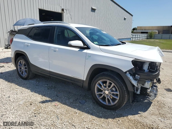 2024 GMC Terrain SLT with VIN 3GKALVEGXRL390043, listed as a Copart auction lot 53476465 with 12,493 mi miles and Clean Title. Bid and sale history available at carsss.com. Image 4.