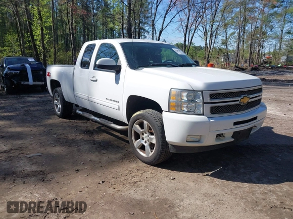 2012 Chevrolet Silverado 1500 LT with VIN 1GCRKSE74CZ101903, listed as a IAAI auction lot 41961697 with 199,626 mi miles. Bid and sale history available at carsss.com. Image 1.