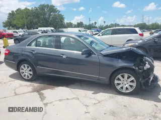 2013 Mercedes-Benz E 350 Luxury z VIN WDDHF5KB5DA704651, wystawiony jako IAAI lot #42257818 z przebiegiem 86 860 mil mil oraz . Historia ofert i sprzedaży dostępna na DreamBid. Obrazek 13.