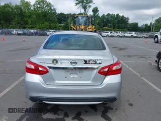 2017 Nissan Altima SV z VIN 1N4AL3AP1HC476475, wystawiony jako IAAI lot #39312828 z przebiegiem 59 498 mil mil oraz . Historia ofert i sprzedaży dostępna na DreamBid. Obrazek 16.
