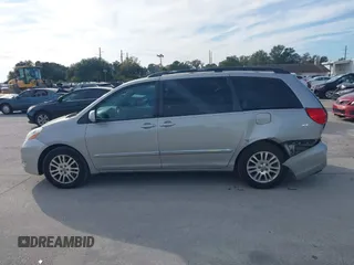 2008 Toyota Sienna XLE with VIN 5TDZK22C18S161339, listed as a IAAI auction lot 41449450 with 202,512 mi miles. Bid and sale history available at carsss.com. Image 14.