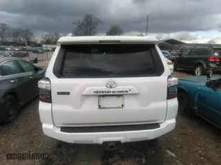 2018 Toyota 4Runner SR5 with VIN JTEZU5JR3J5176336, listed as a IAAI auction lot 41719057 with 152,797 mi miles. Bid and sale history available at carsss.com. Image 16.