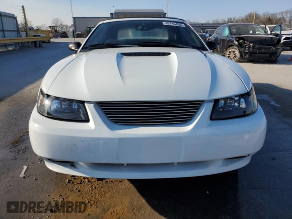 2000 Ford Mustang with VIN 1FAFP4447YF165830, listed as a Copart auction lot 48740405 with 217,792 mi miles and Salvage Title. Bid and sale history available at carsss.com. Image 5.