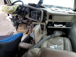 2006 GMC Yukon SLE with VIN 1GKEC13T06R110256, listed as a Copart auction lot 43820685 with Not Provided miles and Salvage Title. Bid and sale history available at DreamBid. Image 8.