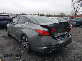 2020 Nissan Altima 2.5 SR with VIN 1N4BL4CV6LC259910, listed as a IAAI auction lot 40876729 with 68,363 mi miles. Bid and sale history available at carsss.com. Image 6.