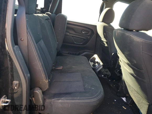 2018 Nissan Titan SV z VIN 1N6AA1E64JN527447, wystawiony jako Copart lot #52909825 z przebiegiem 92 422 mil mil oraz Szkoda całkowita • Salvage title. Historia ofert i sprzedaży dostępna na DreamBid. Obrazek 10.