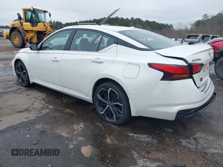 2023 Nissan Altima SR z VIN 1N4BL4CV2PN357441, wystawiony jako IAAI lot #41411612 z przebiegiem 47 507 mil mil oraz . Historia ofert i sprzedaży dostępna na DreamBid. Obrazek 3.
