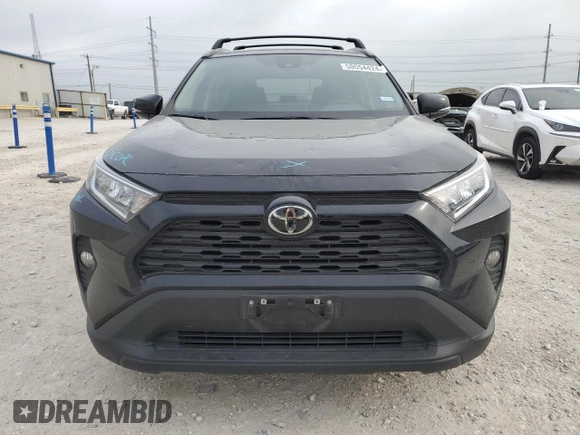 2021 Toyota RAV4 XLE with VIN 2T3W1RFV9MC164185, listed as a Copart auction lot 50554424 with 44,294 mi miles and Clean Title. Bid and sale history available at carsss.com. Image 5.