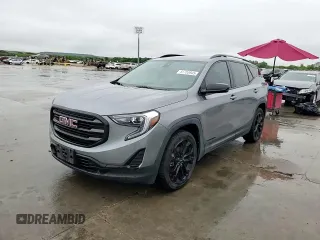 2021 GMC Terrain SLE z VIN 3GKALMEV2ML308839, wystawiony jako Copart lot #51755945 z przebiegiem 61 679 mil mil oraz Czysty tytuł • Clean title. Historia ofert i sprzedaży dostępna na DreamBid. Obrazek 14.