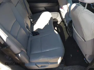 2019 Honda Passport Elite z VIN 5FNYF8H0XKB001472, wystawiony jako IAAI lot #42143890 z przebiegiem 98 119 mil mil oraz . Historia ofert i sprzedaży dostępna na DreamBid. Obrazek 8.