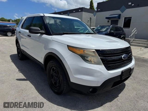2013 Ford Utility Police Interceptor with VIN 1FM5K7AR9DGC15889, listed as a Copart auction lot 54107555 with 124,933 mi miles and Clean Title. Bid and sale history available at carsss.com. Image 4.