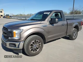 2018 Ford F-150 XL z VIN 1FTMF1CB7JFA35510, wystawiony jako Copart lot #49878075 z przebiegiem 95 358 mil mil oraz Czysty tytuł • Clean title. Historia ofert i sprzedaży dostępna na DreamBid. Obrazek 1.