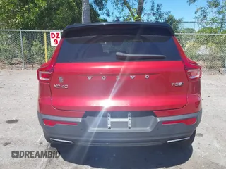 2019 Volvo XC40 Momentum with VIN YV4162XZ9K2019184, listed as a IAAI auction lot 41839804 with 56,675 mi miles. Bid and sale history available at carsss.com. Image 17.