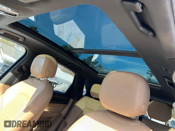 2019 Porsche Cayenne z VIN WP1AA2AY7KDA05952, wystawiony jako Copart lot #42854295 z przebiegiem 139 028 mil mil oraz Czysty tytuł • Clean title. Historia ofert i sprzedaży dostępna na DreamBid. Obrazek 10.