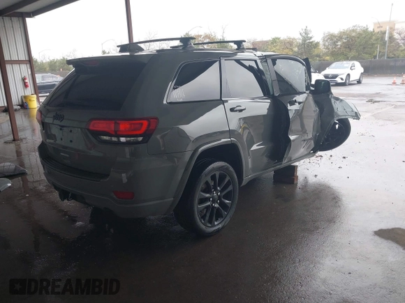 2022 Jeep Grand Cherokee Laredo E z VIN 1C4RJFAG2NC120634, wystawiony jako IAAI lot #41555164 z przebiegiem Nie podano mil oraz . Historia ofert i sprzedaży dostępna na DreamBid. Obrazek 4.