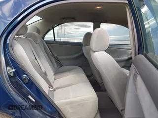 2005 Toyota Corolla CE z VIN 1NXBR32EX5Z358128, wystawiony jako IAAI lot #42451116 z przebiegiem 292 034 mil mil oraz . Historia ofert i sprzedaży dostępna na DreamBid. Obrazek 8.