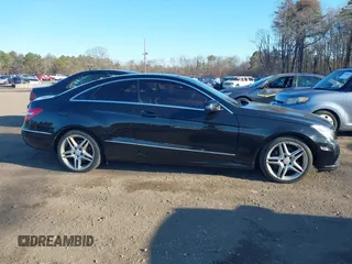 2013 Mercedes-Benz E-Class E 350 with VIN WDDKJ8JB5DF213183, listed as a IAAI auction lot 41891419 with 132,564 mi miles. Bid and sale history available at carsss.com. Image 13.