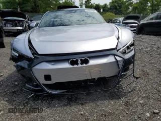 2024 Audi e-tron GT Prestige z VIN WAUDJBFW7R7001203, wystawiony jako Copart lot #63804904 z przebiegiem 48 mil mil oraz Szkody całkowita. Historia ofert i sprzedaży dostępna na DreamBid. Obrazek 5.