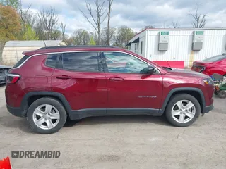 2022 Jeep Compass Latitude with VIN 3C4NJCBB2NT139933, listed as a IAAI auction lot 41886634 with 28,144 mi miles and . Bid and sale history available at DreamBid. Image 13.