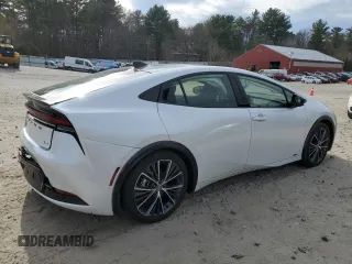 2024 Toyota Prius LE z VIN JTDADABU2R3020924, wystawiony jako Copart lot #53965455 z przebiegiem 3 240 mil mil oraz Szkoda całkowita • Salvage title. Historia ofert i sprzedaży dostępna na DreamBid. Obrazek 3.