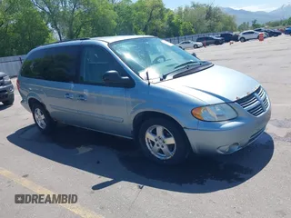 2005 Dodge Caravan SXT z VIN 2D4GP44L35R220660, wystawiony jako IAAI lot #42251036 z przebiegiem 186 402 mil mil oraz . Historia ofert i sprzedaży dostępna na DreamBid. Obrazek 1.