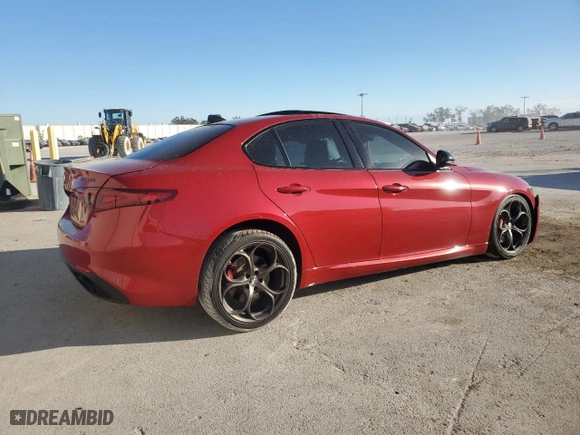 2019 Alfa Romeo Giulia Ti with VIN ZARFAMBN8K7621851, listed as a Copart auction lot 87719315 with 32,420 mi miles and Non Repairable. Bid and sale history available at carsss.com. Image 3.