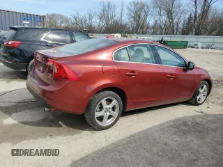 2013 Volvo S60 T5 z VIN YV1612FH0D2186739, wystawiony jako Copart lot #54412185 z przebiegiem 66 002 mil mil oraz Czysty tytuł • Clean title. Historia ofert i sprzedaży dostępna na DreamBid. Obrazek 3.