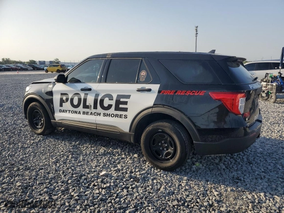 2022 Ford Police Interceptor Utility with VIN 1FM5K8AW3NNA02297, listed as a Copart auction lot 49031715 with 9,166 mi miles and Non Repairable. Bid and sale history available at carsss.com. Image 2.
