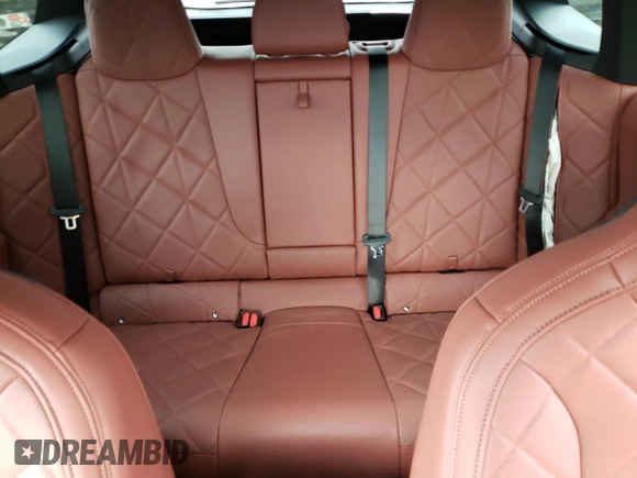 2022 BMW iX xDrive50 с VIN WB523CF0XNCJ77116, выставлен на аукционе Copart как лот 42071493 с пробегом 4 478 миль миль и . История ставок и продаж доступна на DreamBid. Изображение 10.