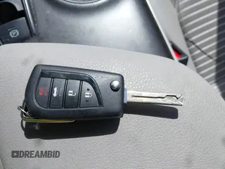 2023 Toyota Camry SE z VIN 4T1G11BK8PU080789, wystawiony jako IAAI lot #41706858 z przebiegiem 48 052 mil mil oraz . Historia ofert i sprzedaży dostępna na DreamBid. Obrazek 11.