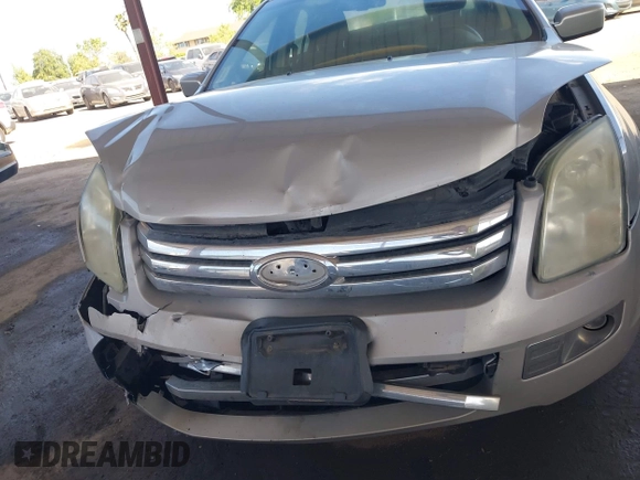 2008 Ford Fusion SEL with VIN 3FAHP08108R247080, listed as a IAAI auction lot 42015038 with 202,843 mi miles. Bid and sale history available at carsss.com. Image 6.