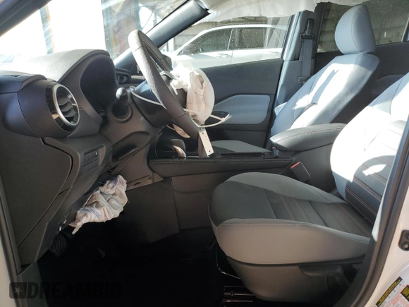 2024 Nissan Kicks SR with VIN 3N1CP5DV2RL572167, listed as a Copart auction lot 52537365 with 285 mi miles and Salvage Title. Bid and sale history available at carsss.com. Image 7.