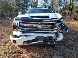 2024 Chevrolet Silverado 3500HD High Country with VIN 2GC4YVEYXR1165898, listed as a Copart auction lot 80017064 with 7,234 mi miles and Salvage Title. Bid and sale history available at carsss.com. Image 5.