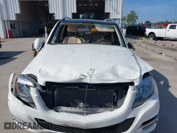 2015 Mercedes-Benz GLK 350 with VIN WDCGG5HB4FG411764, listed as a IAAI auction lot 41954685 with Not Provided miles and . Bid and sale history available at DreamBid. Image 13.